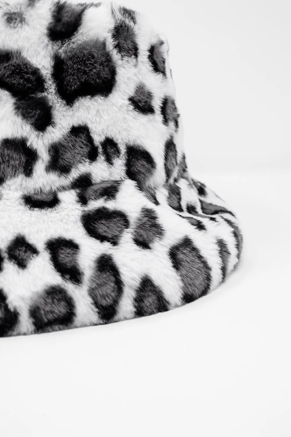 White Bucket Hat In Animal Print